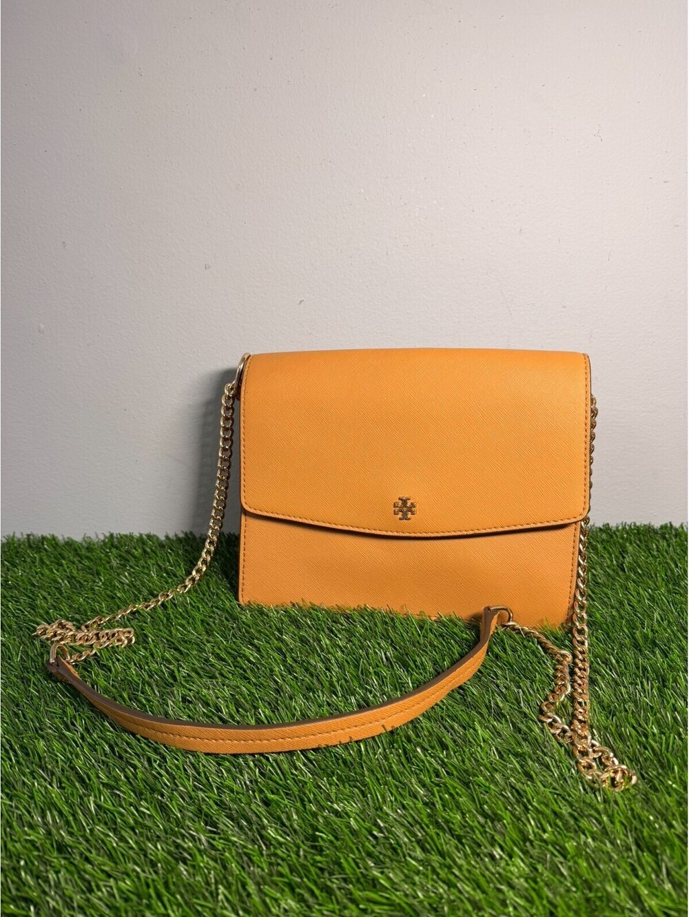 Tory Burch Emerson Envelope Adjustable Crossbody Bag CARDAMOM- Used